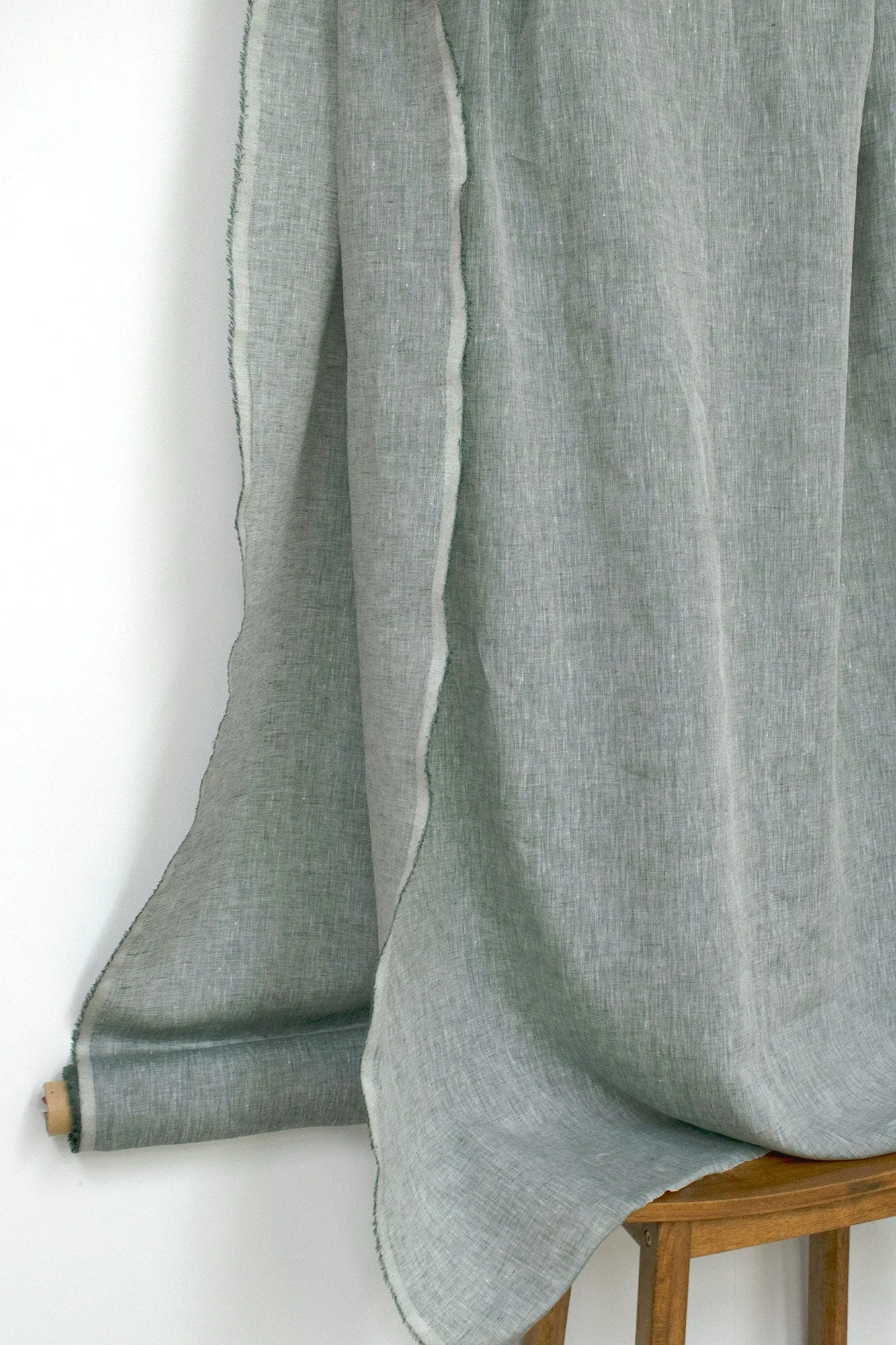 DEADSTOCK 100% Linen Chambray - green