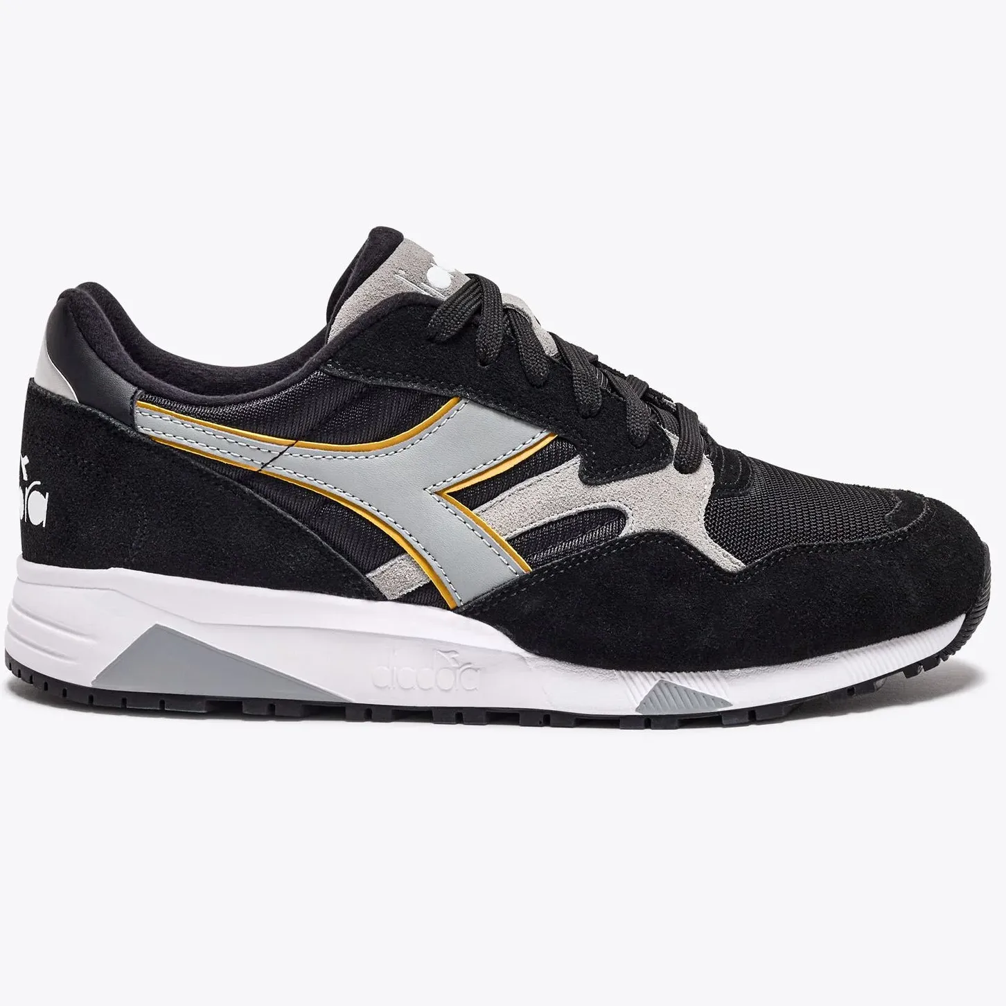 Diadora N902 Trainers Black