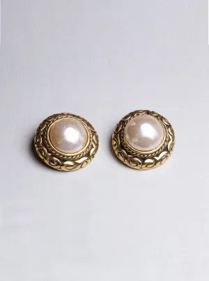 Vintage Chanel Clip-on Earrings with Pearls