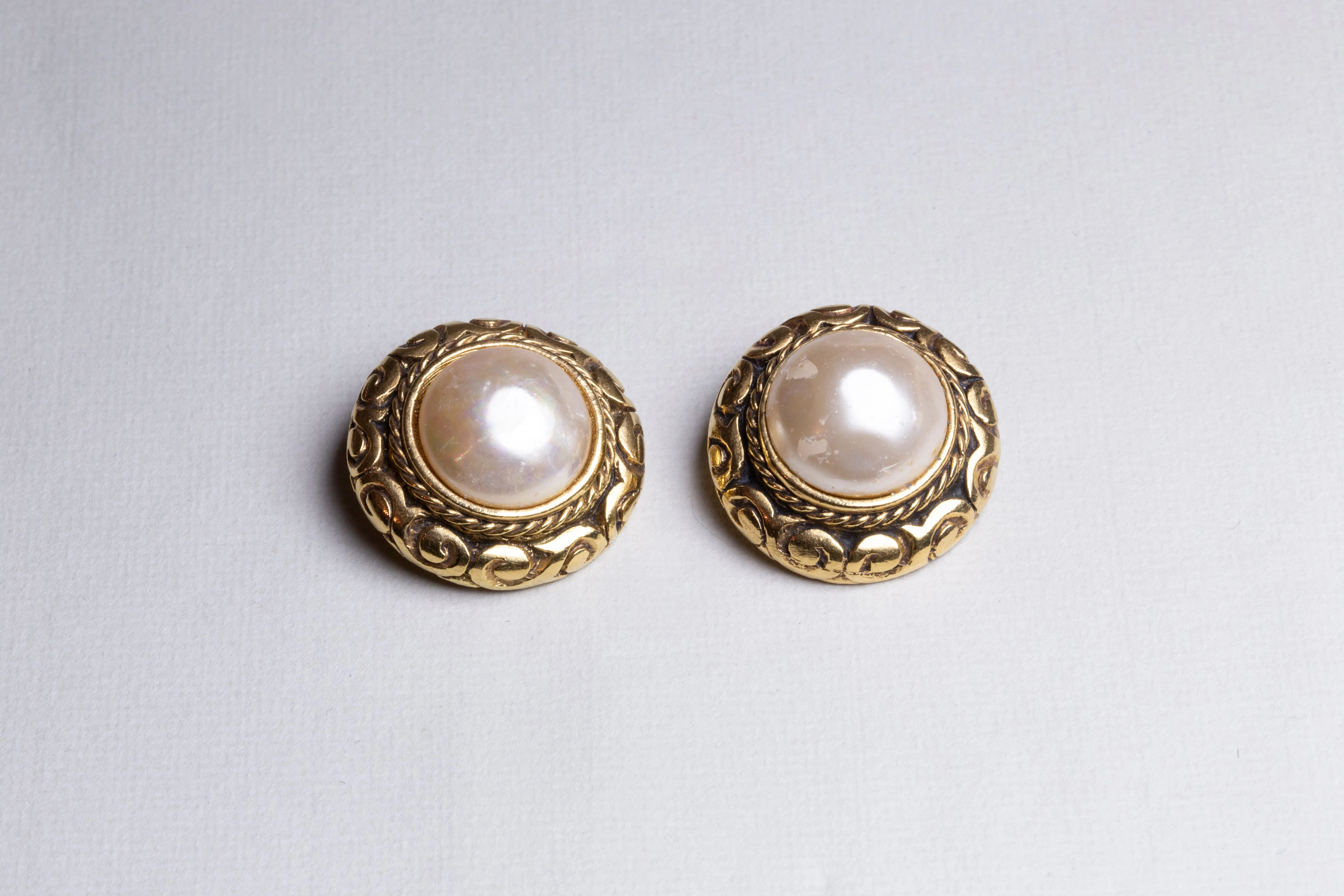 Vintage Chanel Clip-ons Earrings with Crystals